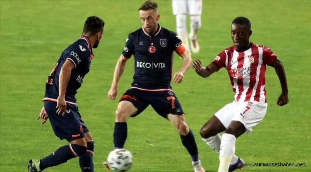 Demir Grup Sivasspor - Medipol Başakşehir maçında gol sesi çıkmadı
