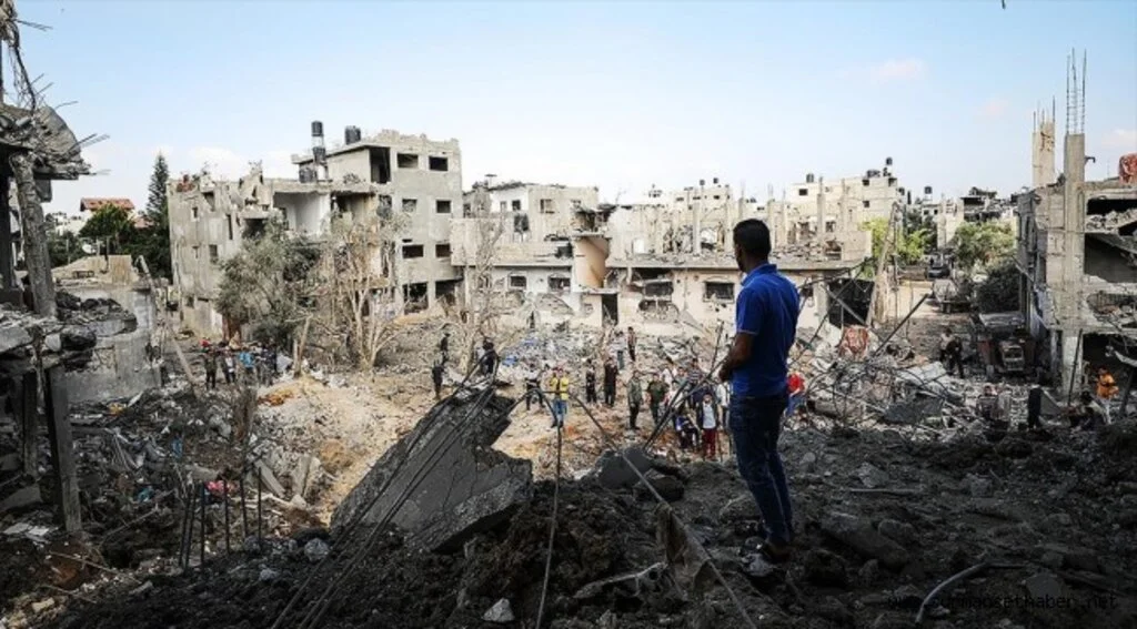 Filistin Dışişleri Bakanı: Gazze'ye yönelik saldırılarda 10 binden fazla kişi yerinden edildi