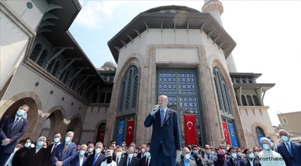 Taksim Camimiz, İstanbul'un sembolleri arasındaki seçkin yerini şimdiden almıştır