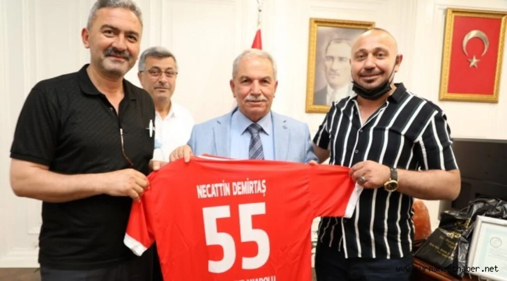 BAŞKAN DEMİRTAŞ’DAN, AMATÖRSPOR KULÜPLERİNE NAKDİ DESTEK YARDIMI