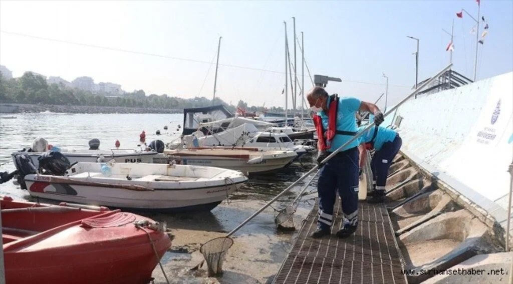 İstanbul'da müsilaj temizleme çalışmaları devam ediyor