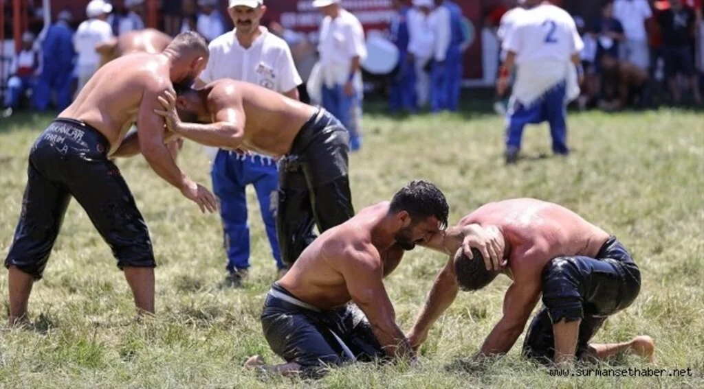 660. Tarihi Kırkpınar Yağlı Güreşleri'nde 2. tur müsabakaları yapıldı