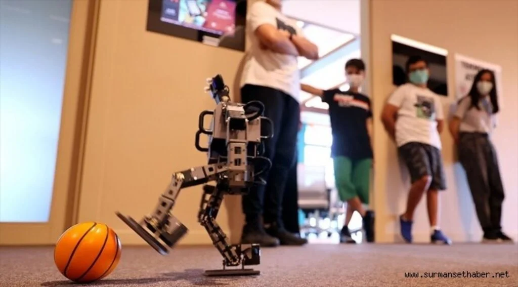Cumhurbaşkanlığı Millet Kütüphanesi'nde 'İnsansı Robot' eğitimleri veriliyor 