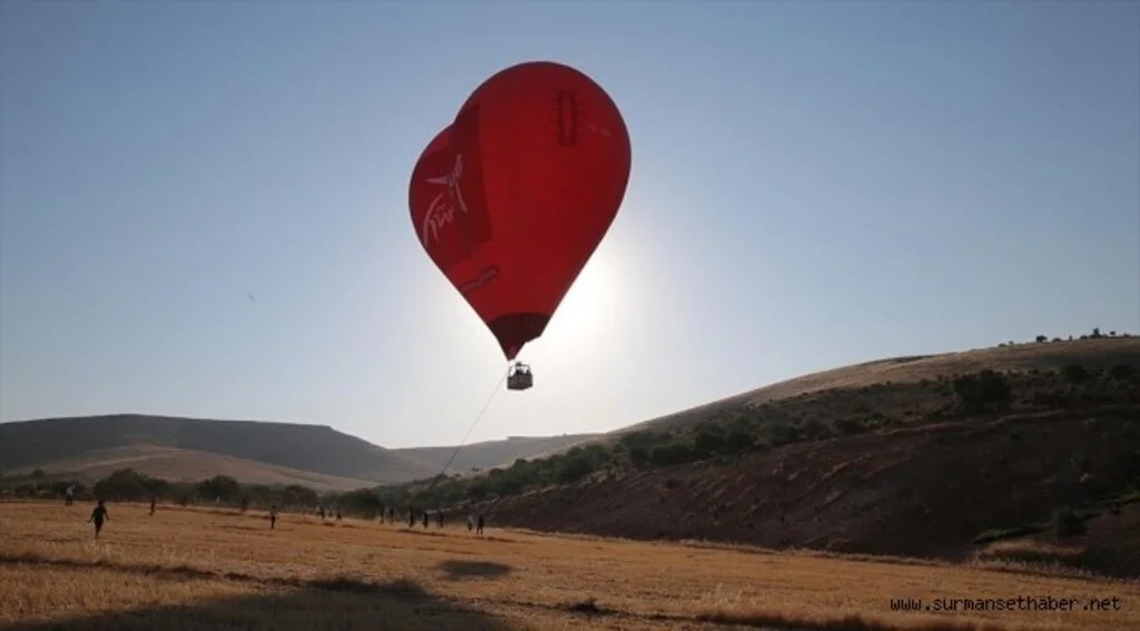 Göbeklitepe'de sezonun ilk sıcak hava balonu uçuşu gerçekleştirildi