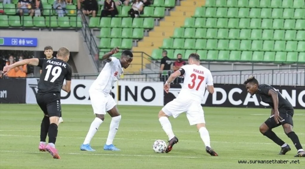 Sivasspor, UEFA Avrupa Konferans Ligi maçında Petrocub'u yendi