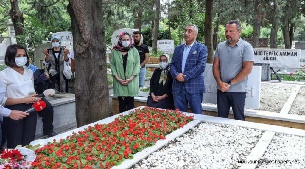 Türk sinemasının unutulmaz ismi Kemal Sunal Zincirlikuyu'daki kabri başında anıldı