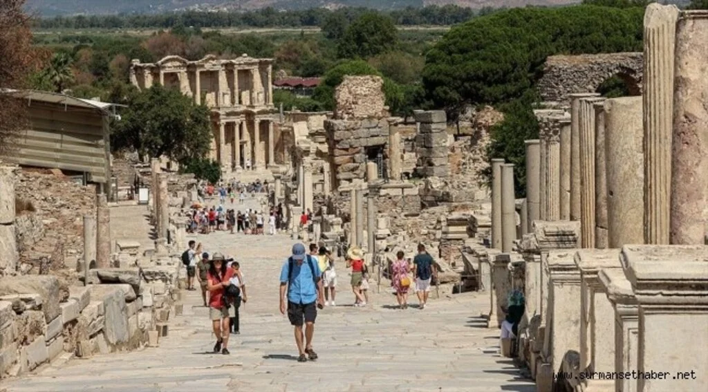 Efes Antik Kenti'nde ziyaretçi sayısı 7 ayda 340 bini aştı