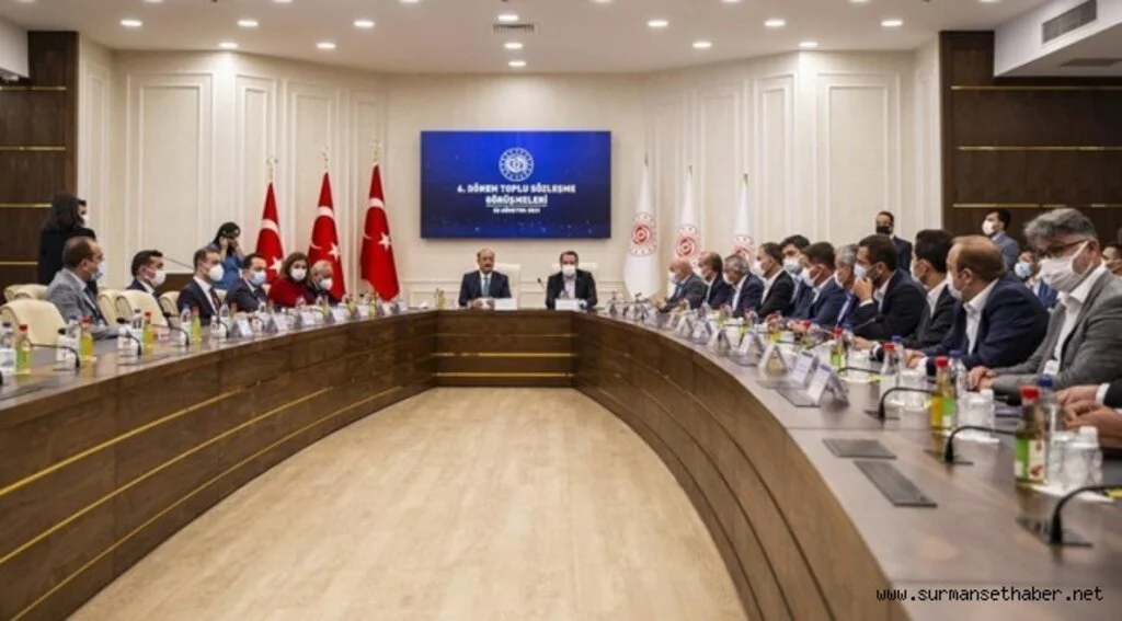 Memur ve memur emeklisine 2022'de yüzde 5+7, 2023'te yüzde 8+6 zam