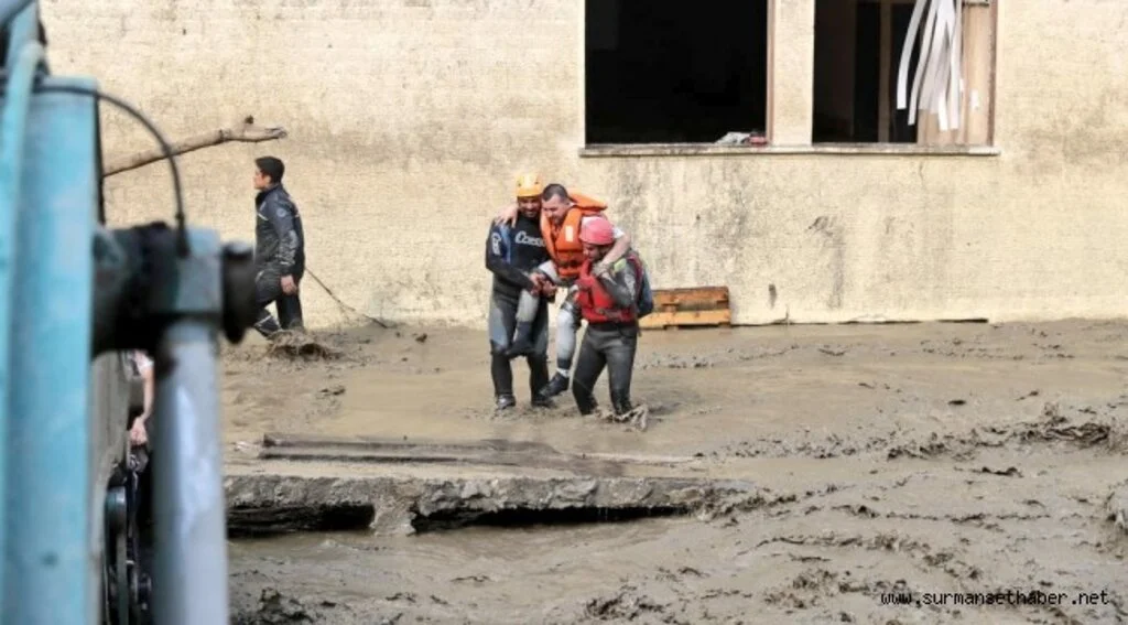 Yaşanan Sel ve Su Baskınlarına Müdahale Çalışmaları 2.218 Personel Görev Alıyor