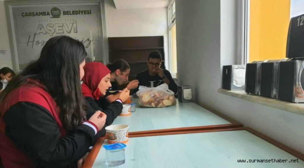 ÇARŞAMBA BELEDİYESİ ÖĞRENCİLERİN YANINDA