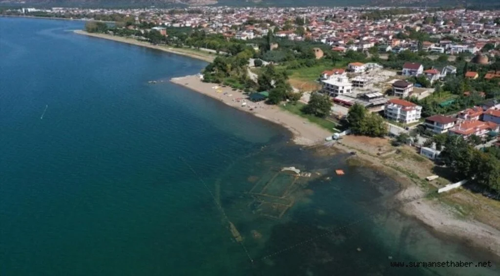 İznik Gölü'nün bazı bölümlerinde su kıyıdan 30 metre çekildi
