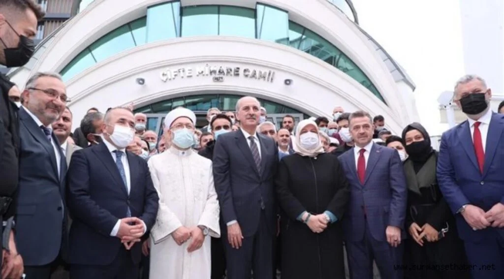 Çifte Minare Camii İbadete Açıldı