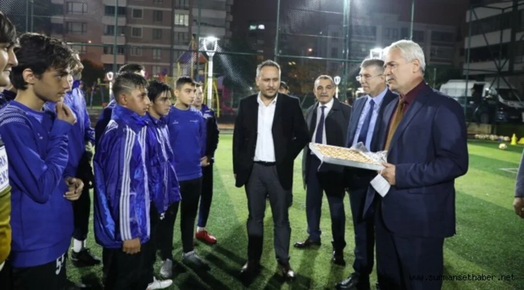 İLKADIM BELEDİYESİ’NDE SPOR KULÜPLERİNE TATLI MORAL DESTEĞİ
