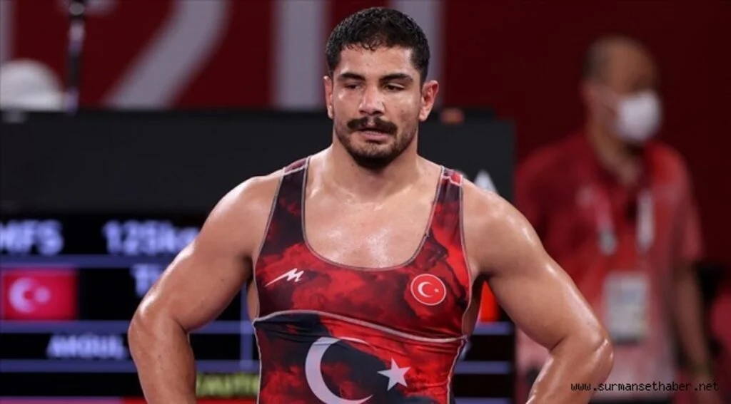 Milli güreşçi Taha Akgül dünya üçüncüsü oldu