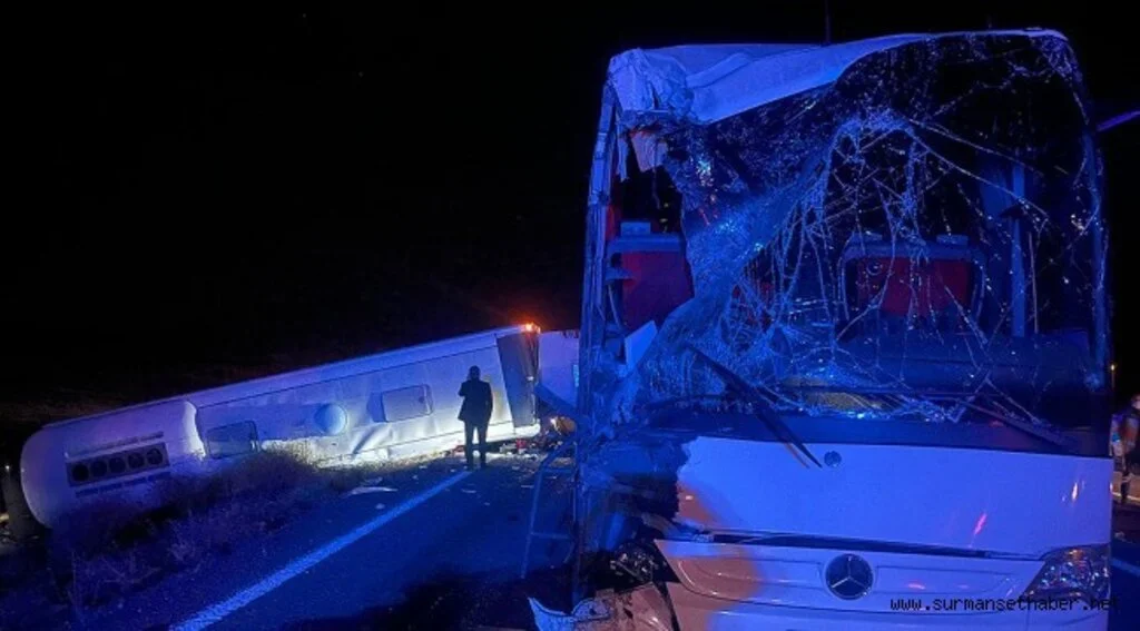 Nevşehir'de öğrencileri taşıyan otobüs kazada yaptı 25 kişi yaralandı