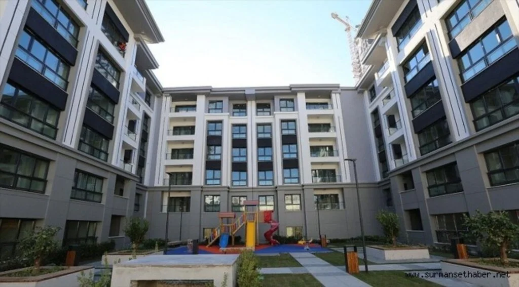 Bakan Kurum vatandaşları İzmir Bayraklı konutlarının anahtar teslim törenine çağırdı