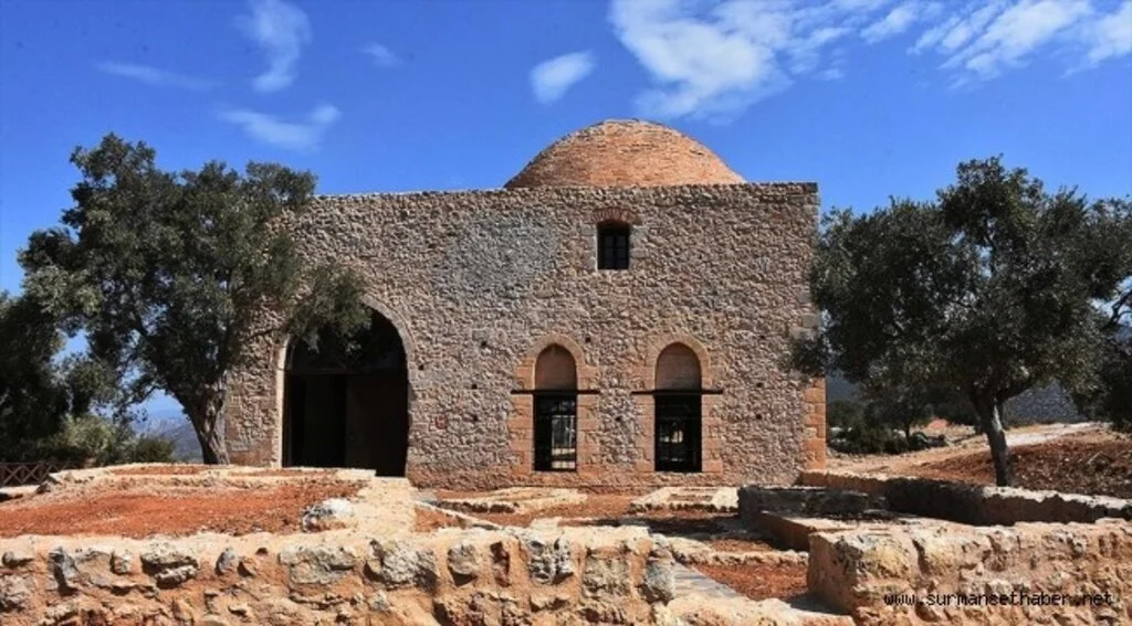 Beçin Antik Kenti'ndeki 600 yıllık Yelli Cami ibadete hazır hale getirildi