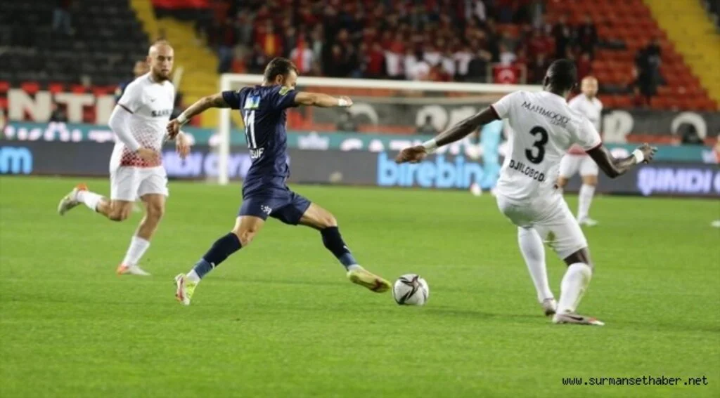 Gaziantep FK-Kasımpaşa karşılaşmasında ilginç anlar yaşandı