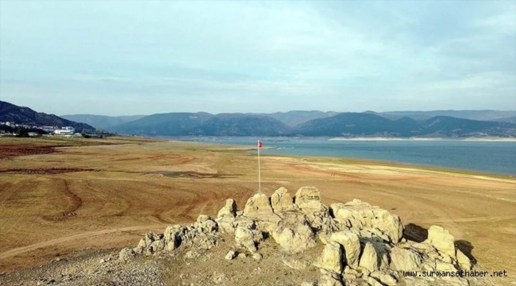 Kuraklık Almus Baraj Gölü'nde su seviyesinin azalmasına neden oldu