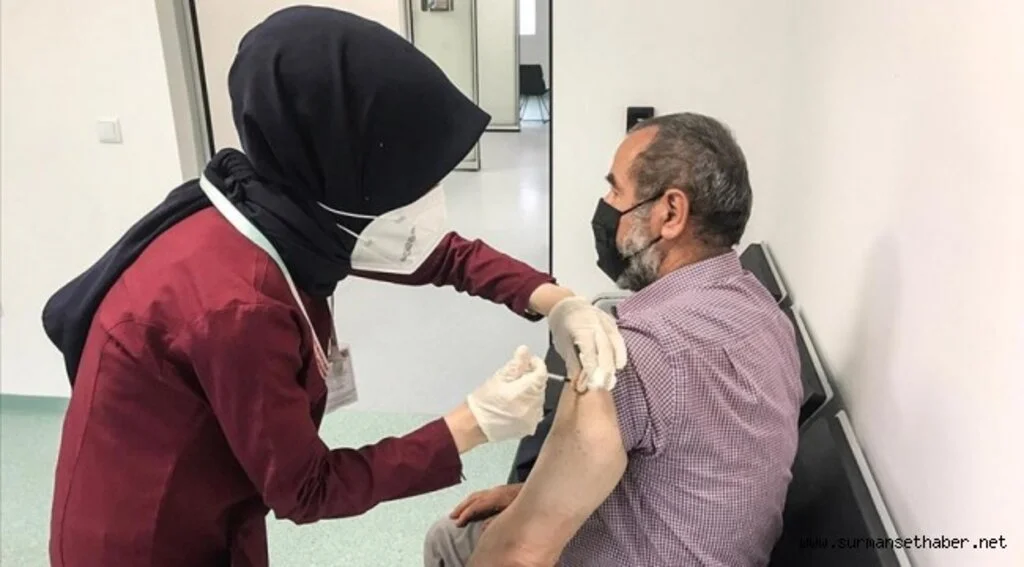 Ülke genelinde iki doz Kovid-19 aşısı olanların oranı yüzde 80'i geçti