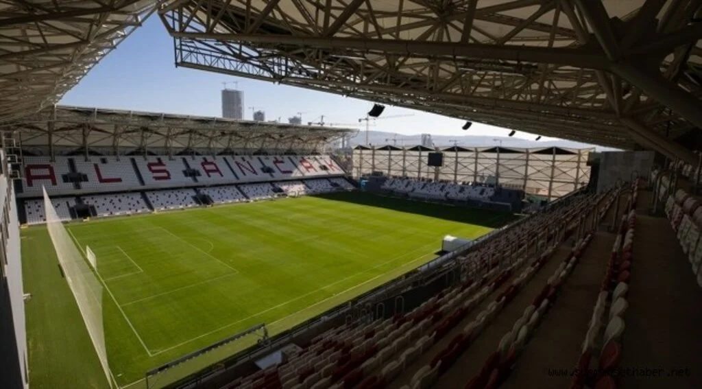 Yeniden yapılan Alsancak Stadı, futbolseverlerle buluşacağı günü bekliyor
