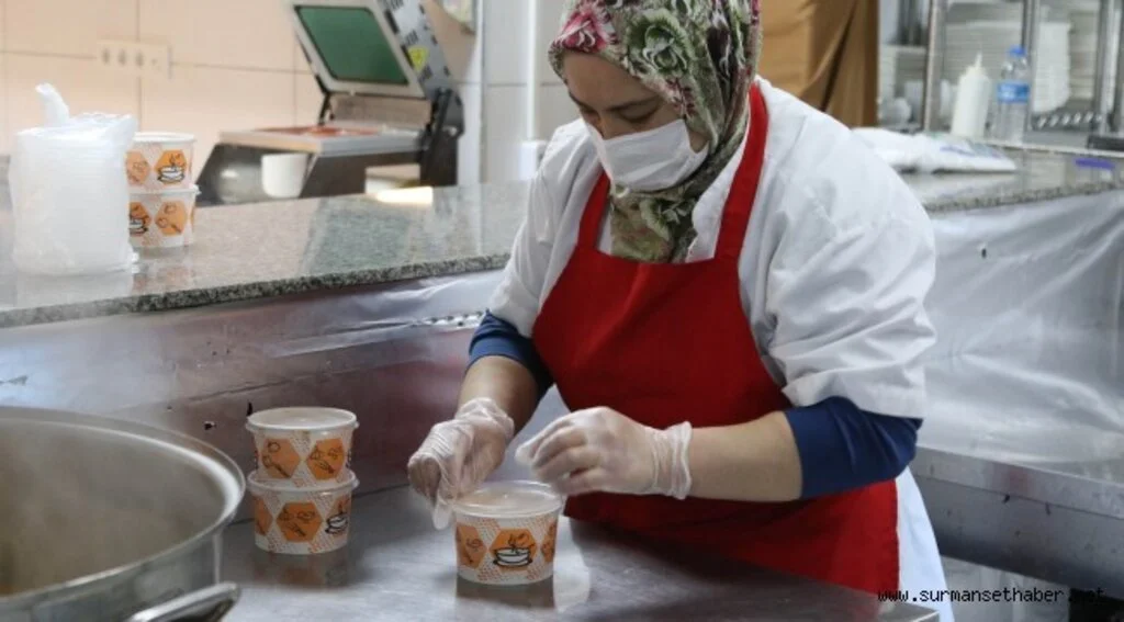 Atakum Belediyesi’nden karantinadaki  20 bin 540 yurttaşa sıcak yemek desteği 
