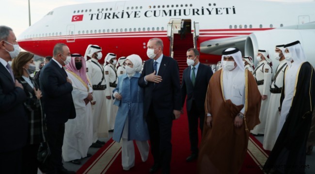 Katar’ın başkenti Doha’ya varan Cumhurbaşkanı Erdoğan, havalimanında Katar Maliye Bakanı ve beraberindeki heyet tarafından karşılandı