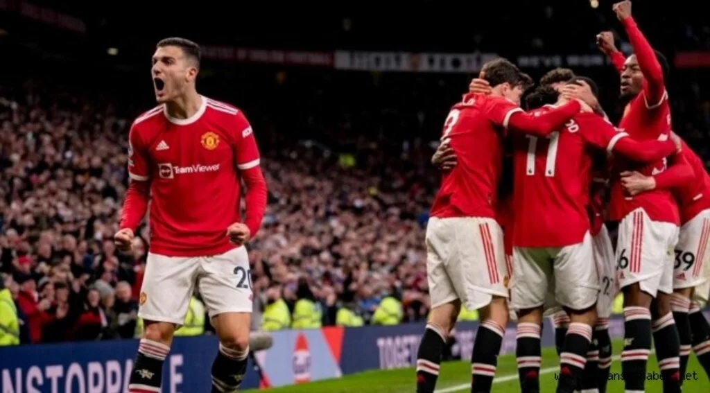 Manchester United ve Tottenham haftayı 3 puanla kapattı