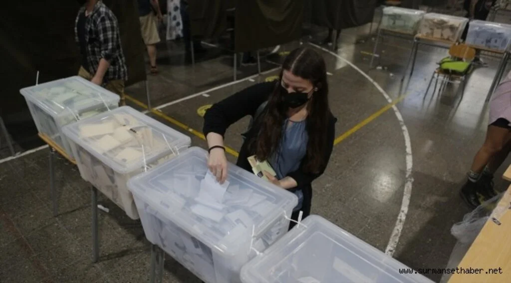 Şili halkı yeni devlet başkanını seçmek için sandık başında