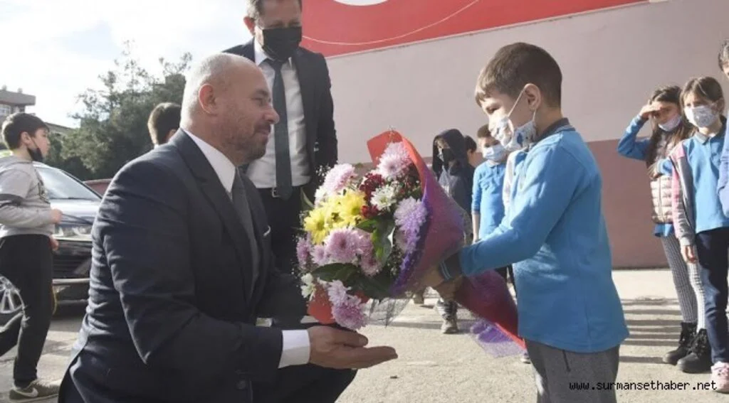 TEKKEKÖY’DE KÜTÜPHANESİZ OKUL KALMAYACAK 