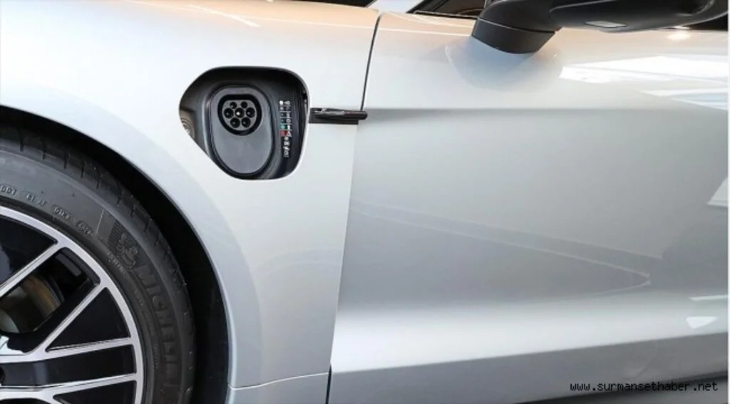 2021'de elektrikli ve hibrit otomobil satışları katlandı