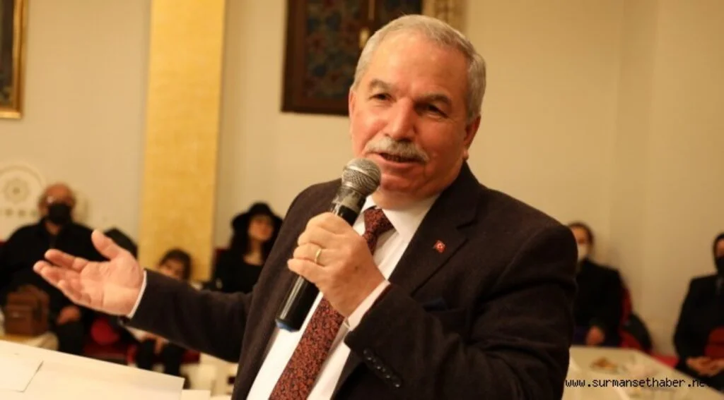 İLKADIM BELEDİYESİ’NİN DÜZENLEDİĞİ ŞİİR AKŞAMLARI DOLU DİZGİN DEVAM EDİYOR