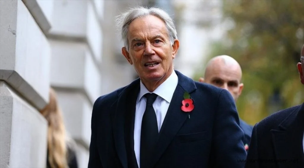 İngiltere'de yüzbinlerce kişi Tony Blair'ın 'şövalyelik unvanı'nın iptalini istiyor