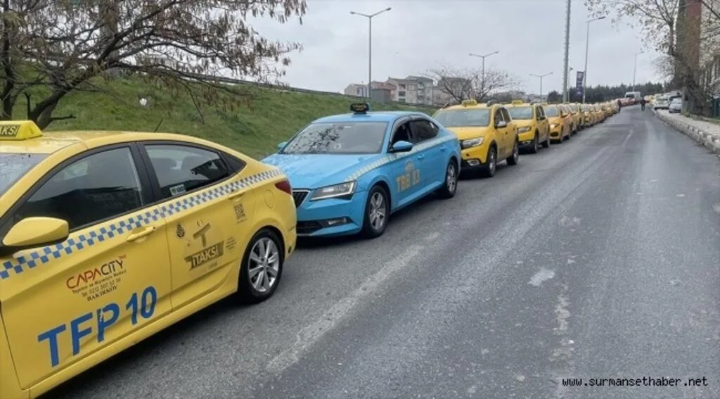 İstanbul'da taksi sürücüleri tarife güncellemek için sıraya girdi