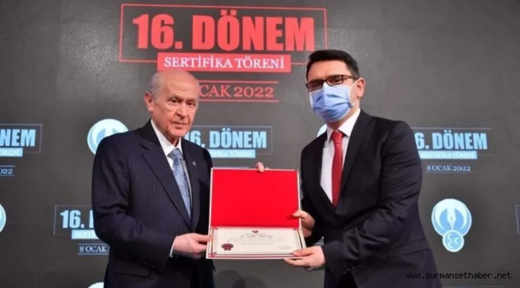 MHP Siyaset ve Liderlik Okulu dönem birincisi Samsun'dan