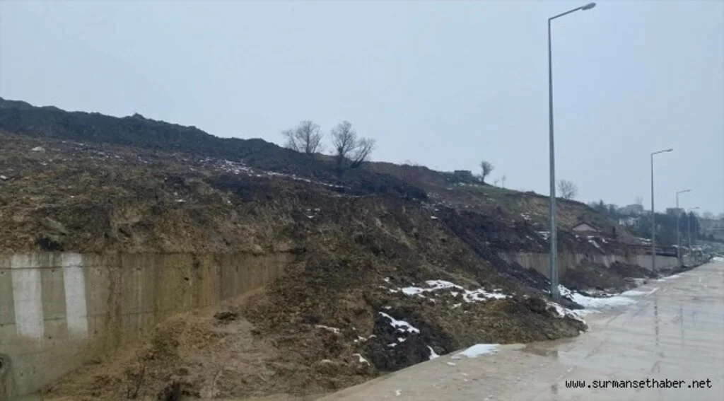 Sinop'ta sağanak ve kar yağışı heyelanlara yol açtı
