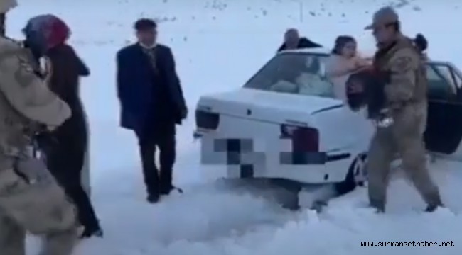 VİDEO HABER- Kahraman Mehmetçik Karda Mahsur Kalan 1'i Bebek 10 Kişiyi Kurtardı