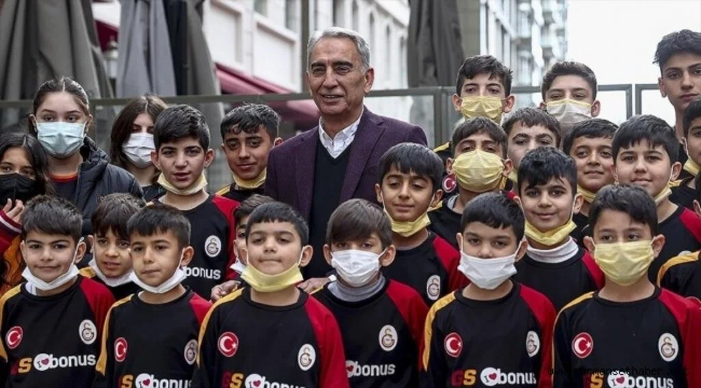 Galatasaray eski başkanı Adnan Polat'tan Burak Elmas'a destek