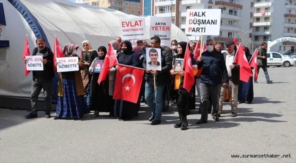 Diyarbakır annelerinin oturma eylemine bir aile daha katıldı