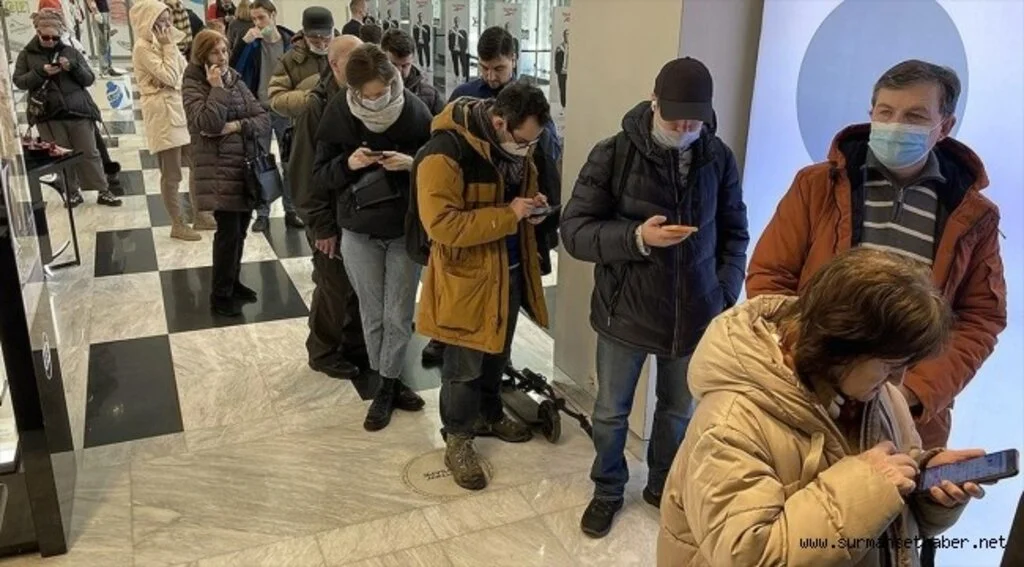 Rusya'ya yaptırımların etkisi sokaktaki vatandaşa da yansımaya başladı