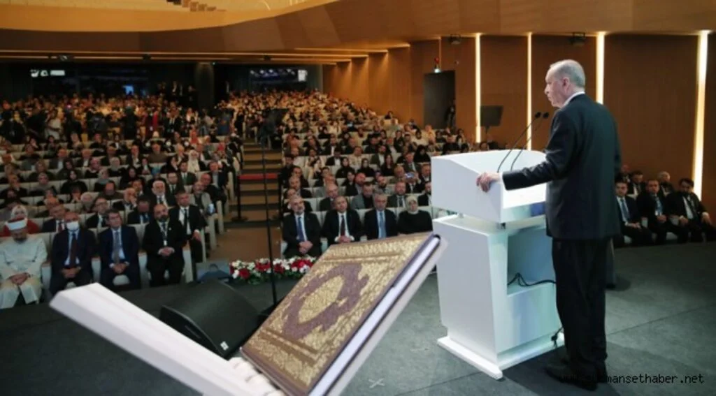 "DÜNYA IRKÇILIĞIN, İSLAM DÜŞMANLIĞININ YÜKSELİŞE GEÇTİĞİ BİR DÖNEME GİRDİ"