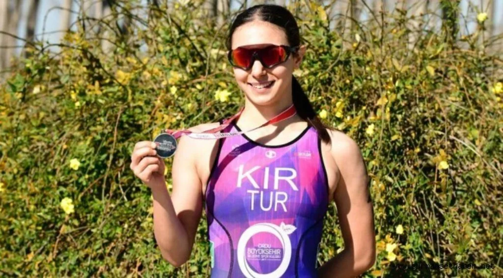 MİLLİ SPORCU ALTIN MADALYA İÇİN YARIŞACAK