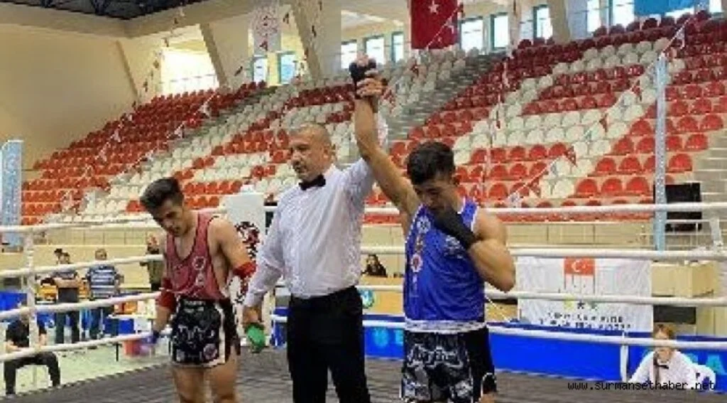 ÜNİVERSİTELER ARASI TURNUVADA İLKADIM MUAYTHAİ SPORCULARI 3 TÜRKİYE ŞAMPİYONU DERECESİ İLE DÖNDÜ