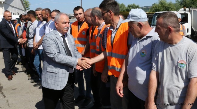 BAŞKAN DEMİRTAŞ BELEDİYE PERSONELİ İLE BAYRAMLAŞTI