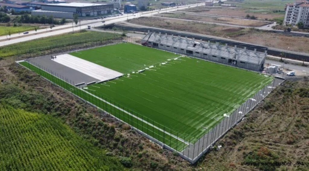 Tekkeköy ilçe stadında çimler serildi