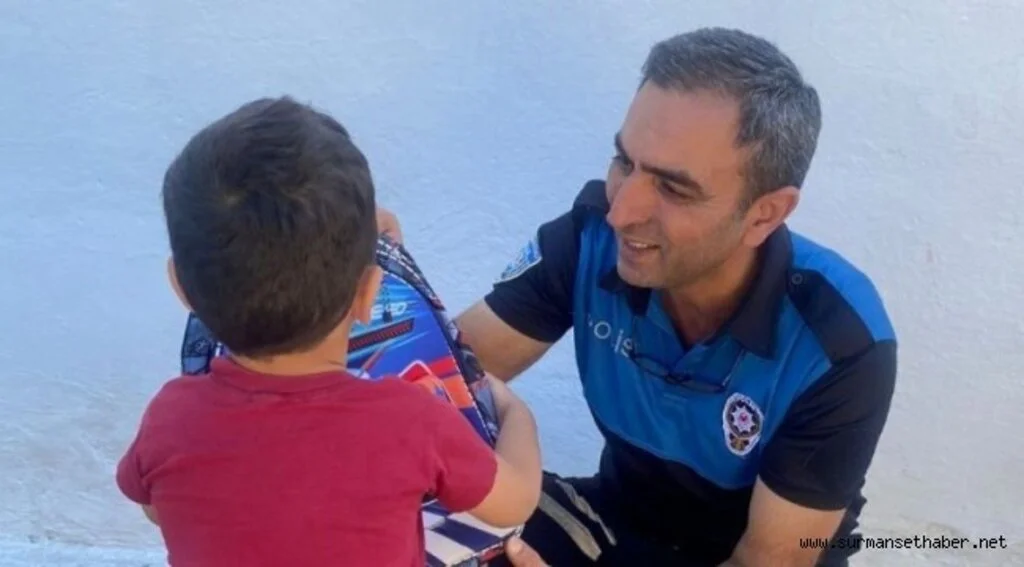 Polis İhtiyaç Sahibi Öğrencileri Unutmadı