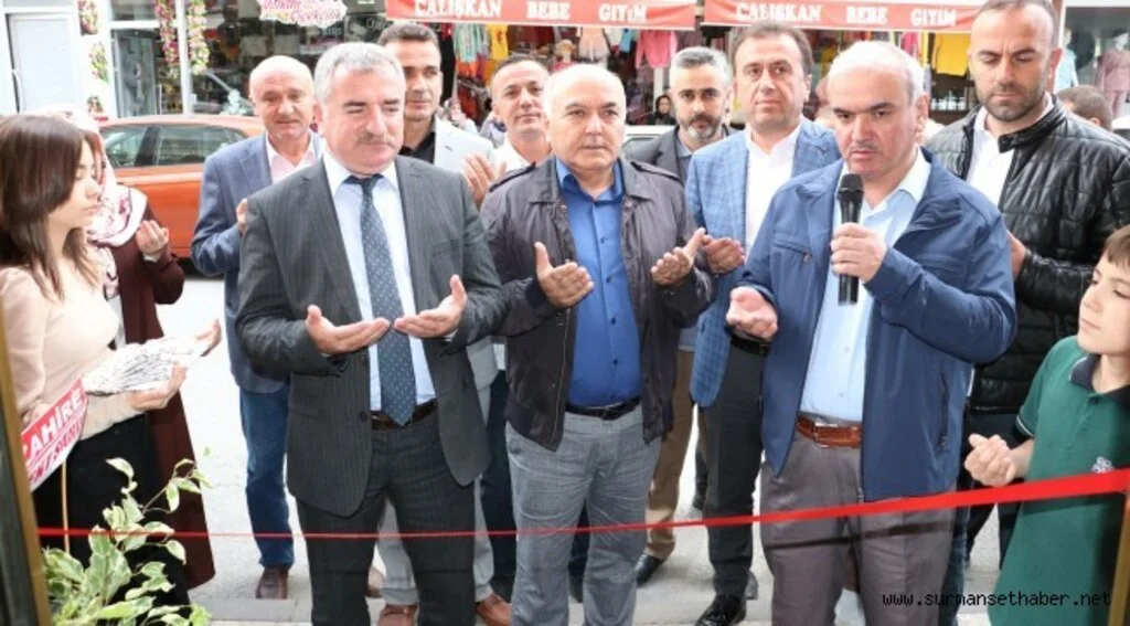 Havza Belediye Başkanı Özdemir, iş yeri açılışını yaptı