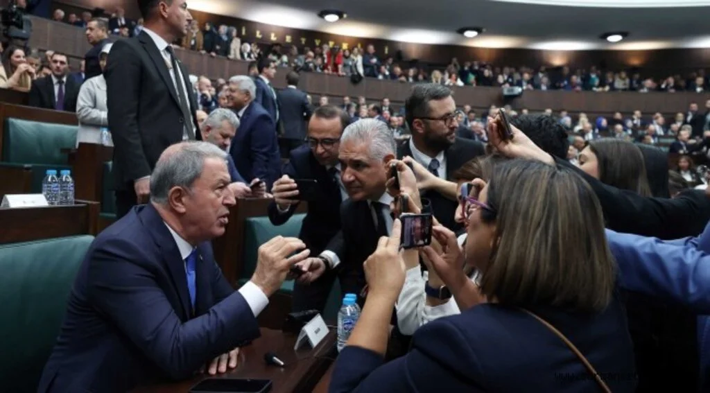 Hulusi Akar: "Bizim koalisyon güçlerine veya sivillere zarar vermemiz söz konusu bile olamaz. " 