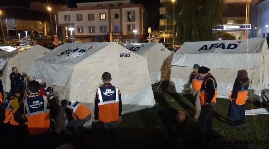 Kentin 10 Farklı Noktasında Depremzedeler Güne Çadırda Uyandı