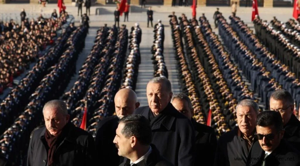 Millî Savunma Bakanı Hulusi Akar ve Beraberindeki TSK Komuta Kademesi ile Anıtkabir'de Düzenlenen Törenlere Katıldı